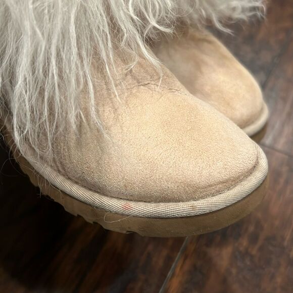 UGG Lida Mongolian Fur Cuff Natural Suede Classic Short Boots Size 6 EUC - Picture 13 of 14